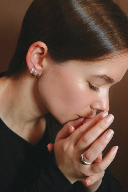 Monday Huggie Smooth Gold Plated