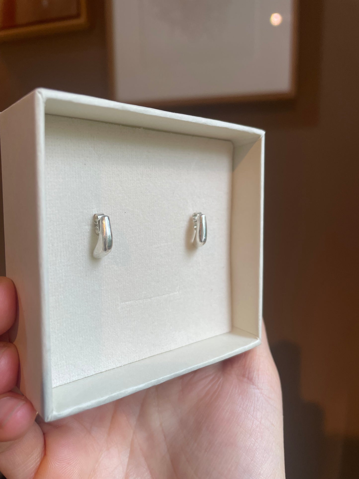 Monday Huggie Smooth Silver