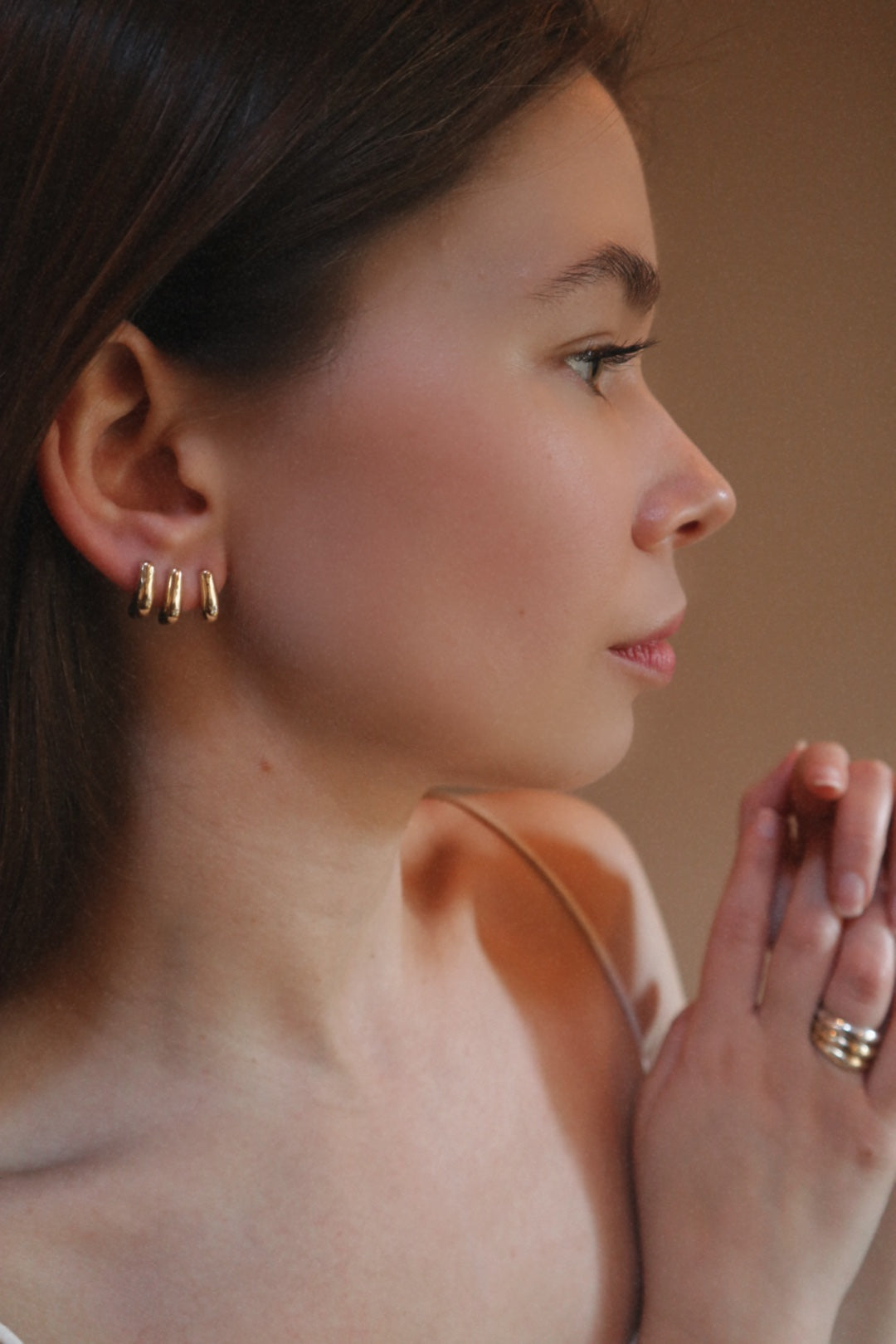 Monday Huggie Smooth Gold Plated